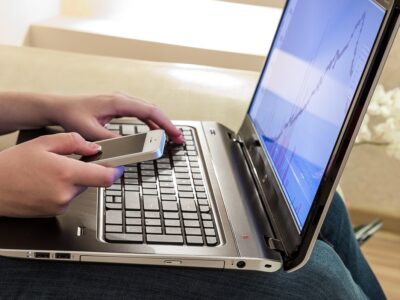 Van Virtuele Gevaren tot Digitaal Plezier